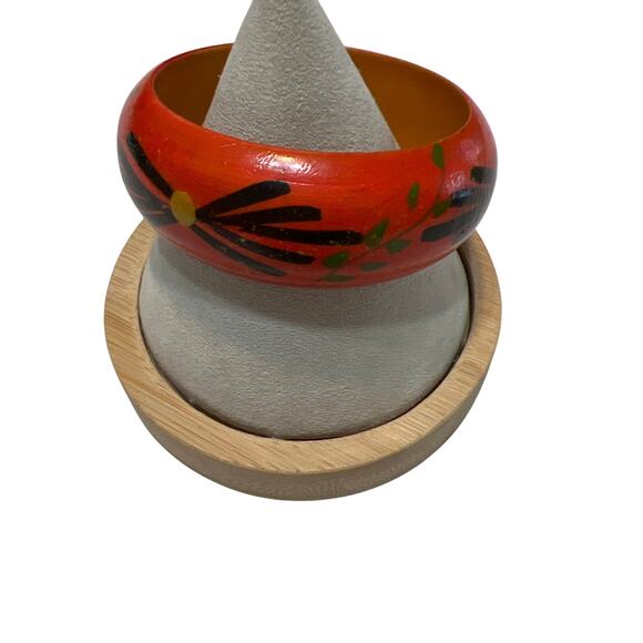 Asian Theme Vintage Wooden Bangle Bracelet Hand Painted and Glazed - Picture 1 of 3